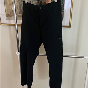 Dickies Black Cargo Pants with Relaxed Fit